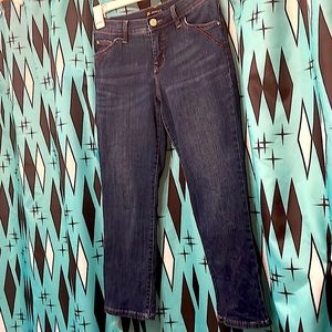 Lee Slimming Fit Petite Capri Style Jeans-sz 4P